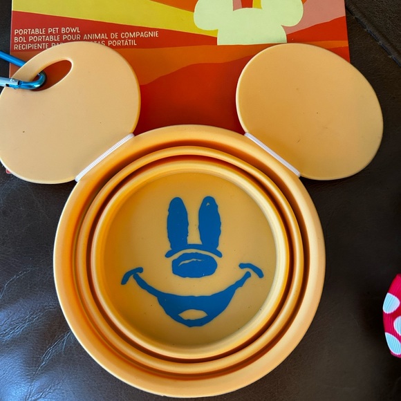 Brand new Disney water bowl and 4ft lead and collar - Picture 4 of 8